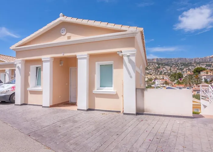 Nyaraló Guzman - Dora Calpe